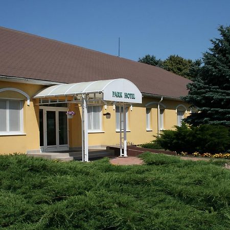 Park Hotel Es Rendezveny Centrum Bábolna エクステリア 写真